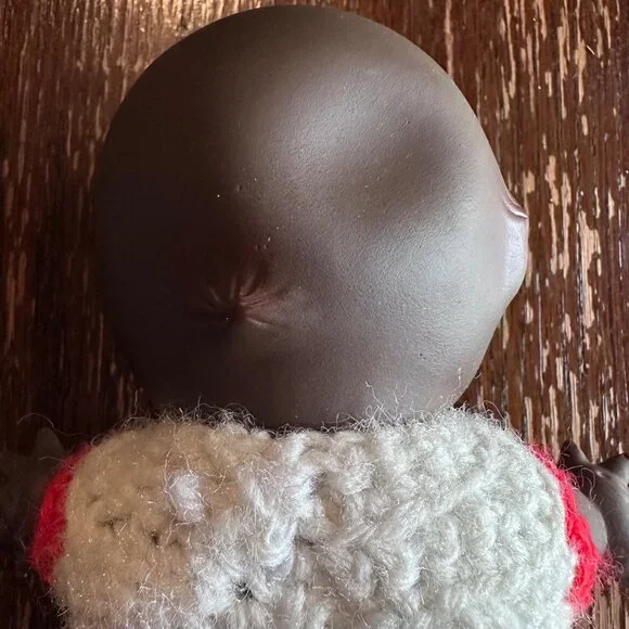 Vintage Kewpie Doll Dark Skin 7.5" Made In Korea W/ Handmade Knit Clothes - Rare - Picture 7 of 10